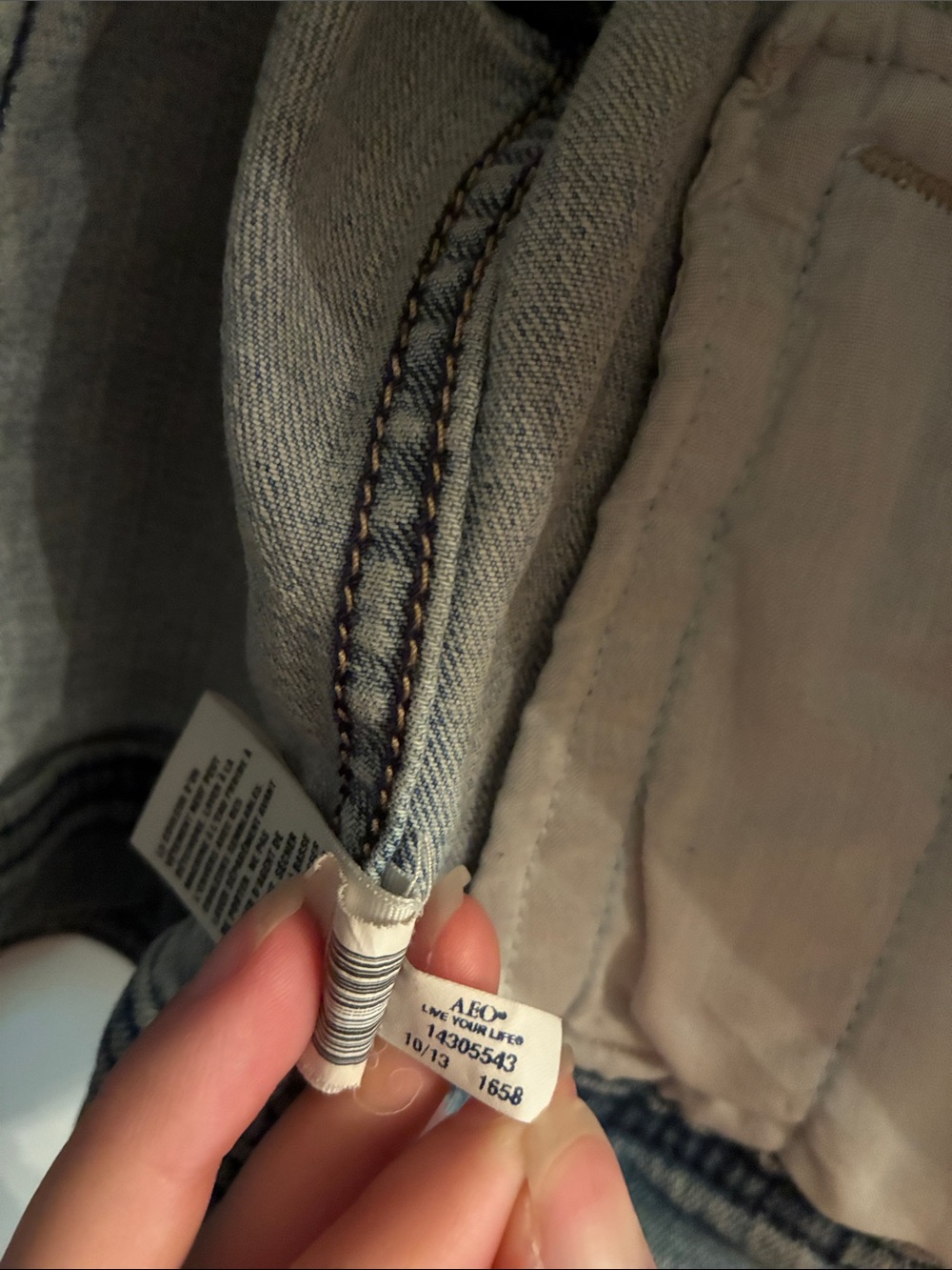 American Eagle Outfitters Light Wash Denim Vest - Picture 3 of 6